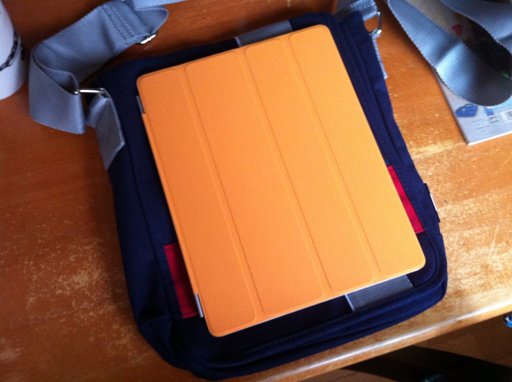 iPad用のカバンを買いました-20110718b