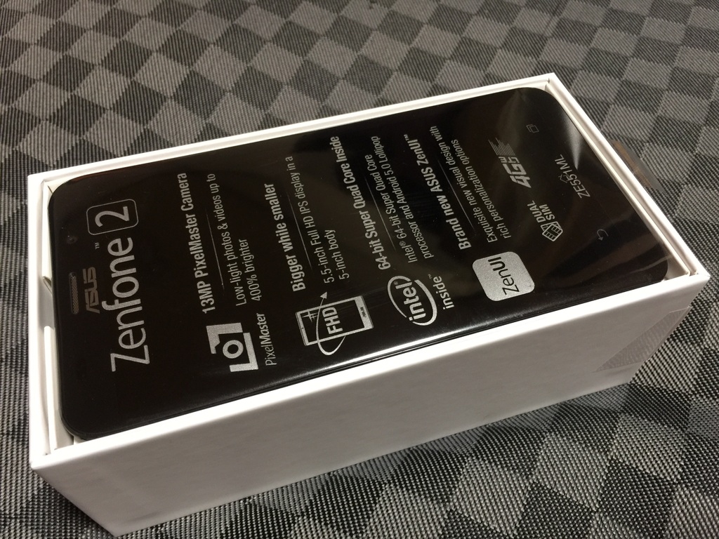 20150514-ZenFone2 Box Open