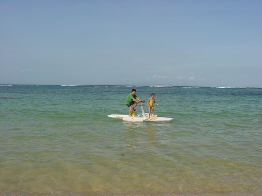 20050108 足こぎフロートの親子